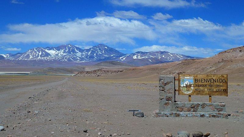 entrance to the parque nacional with view of the volcano