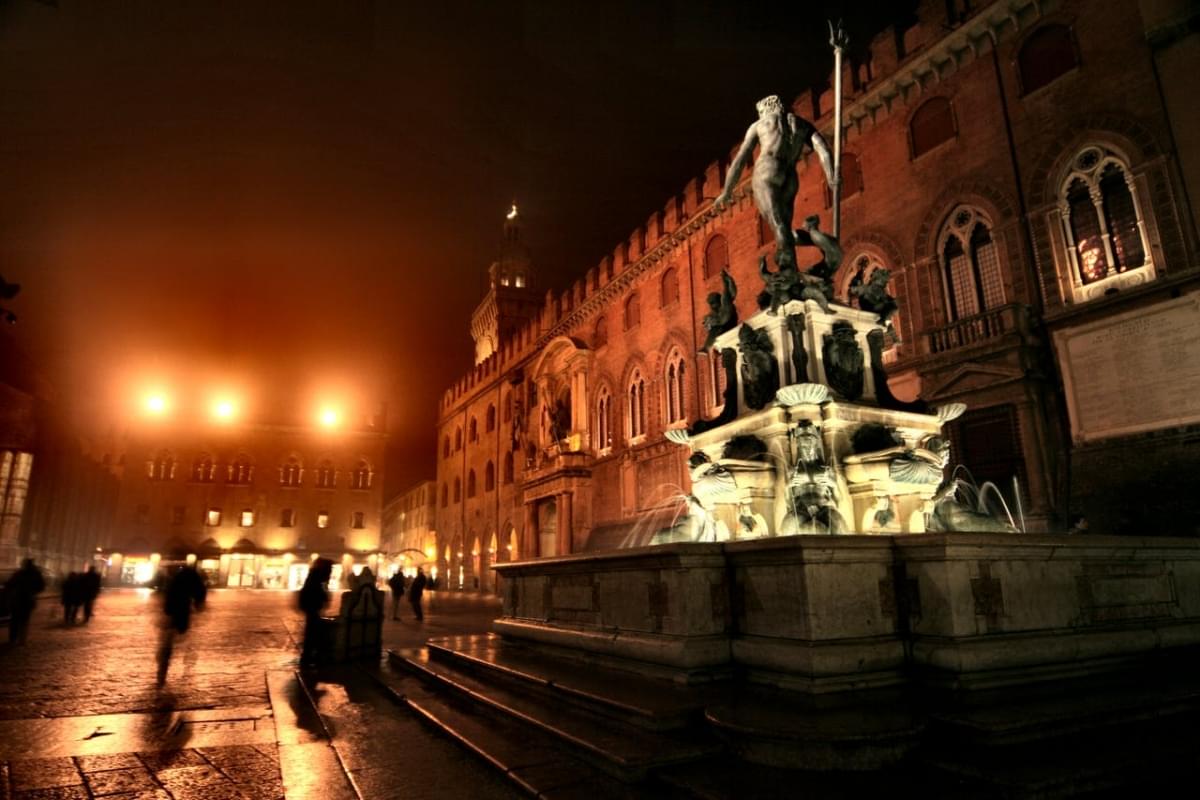 fountain monument at night