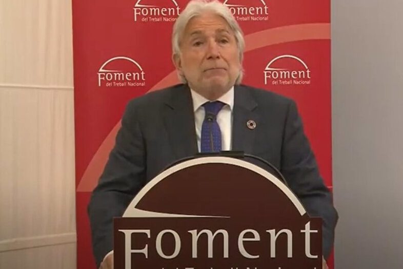 Foment del Treball promotes a business front to demand the government the expansion of El Prat airport
