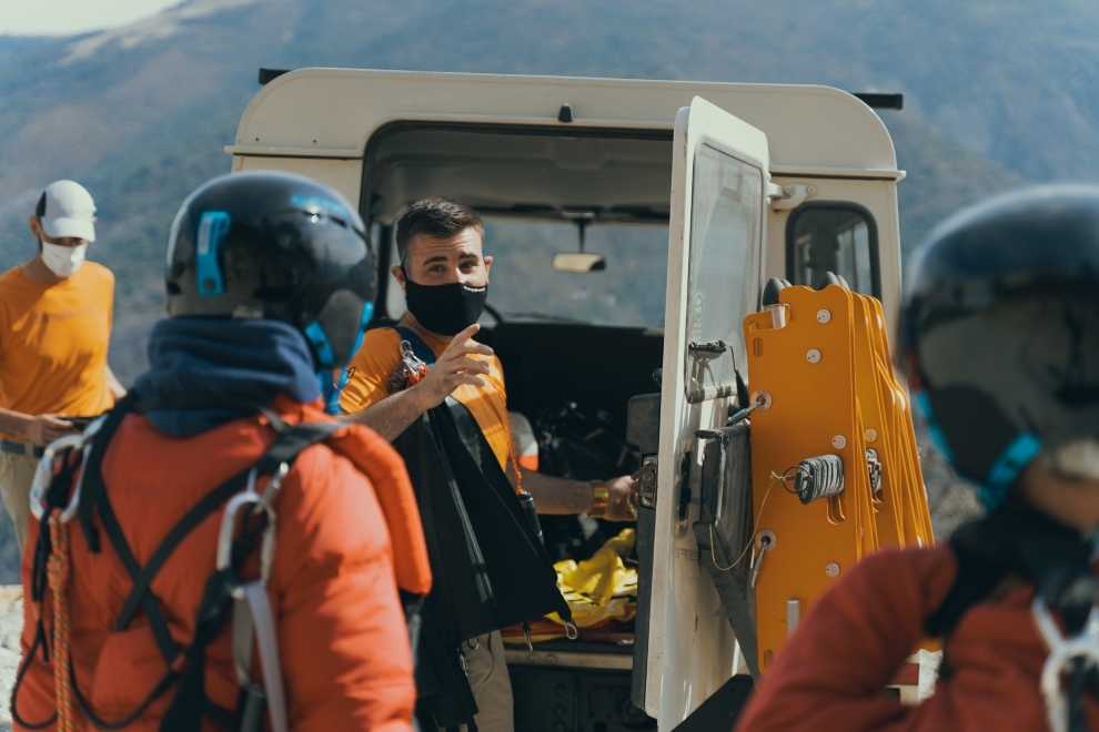 The arrival in 4x4 to the launch pad.