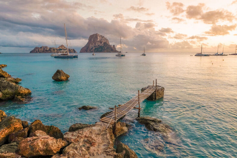 32 Beaches and coves of IBIZA: map, photos and comparative table