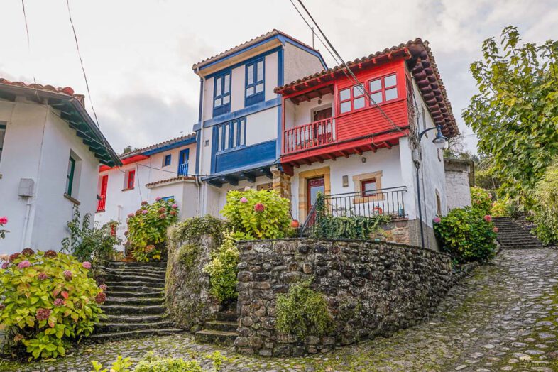TAZONES: what to see, map and photos (villages of Asturias)