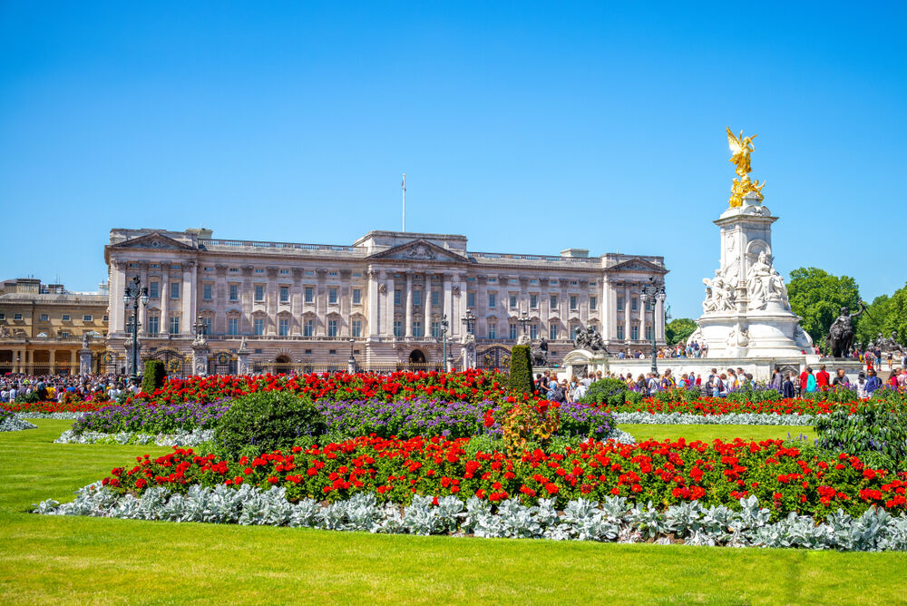 Buckingham Palace (80 points in the r