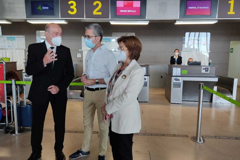 Castellón airport brings together more than 50 tourism companies in the promotion of its new route to Seville